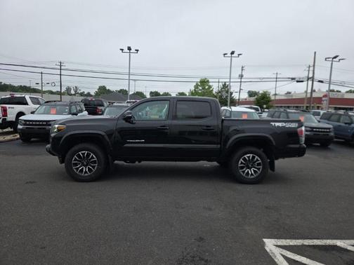 Midnight Black Metallic 2021 Toyota Tacoma TRD Sport