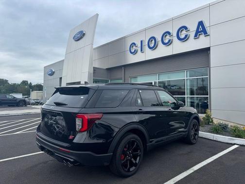 2022 Ford Explorer ST