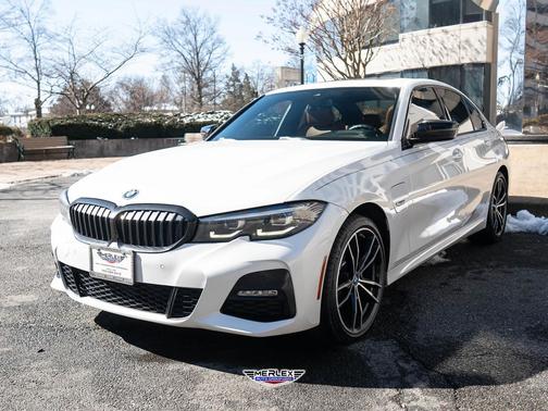 2022 BMW 330e xDrive