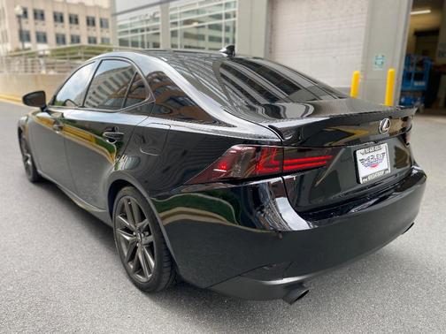 Photo 4 of 31 of 2016 Lexus IS 300 Base