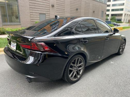 Photo 5 of 31 of 2016 Lexus IS 300 Base