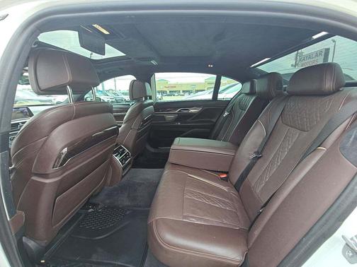 White 2017 BMW 750 I