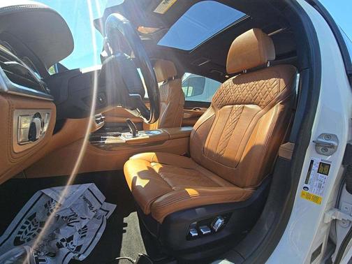 Mineral White Metallic 2019 BMW 750 I