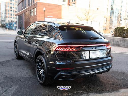 2021 Audi Q8 55 Premium Plus