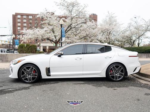 Snow White Pearl 2022 Kia Stinger GT2