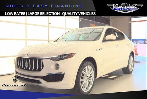 Bianco 2019 Maserati Levante Base