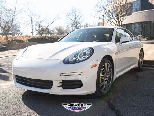 2015 Porsche Panamera 4