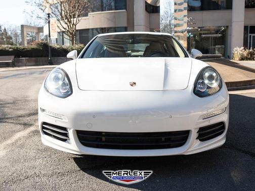 2015 Porsche Panamera 4