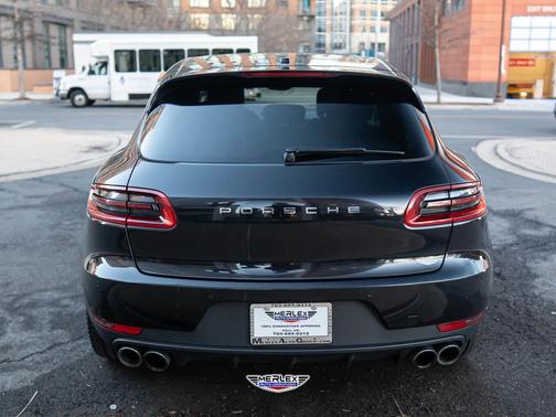 2018 Porsche Macan Sport Edition