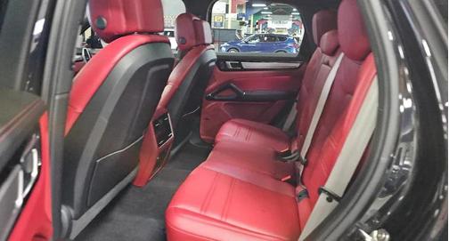 2022 Porsche Cayenne Platinum Edition