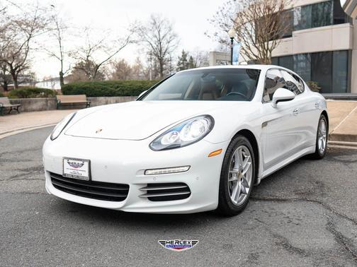 2016 Porsche Panamera 4
