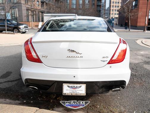 2019 Jaguar XJ R-Sport
