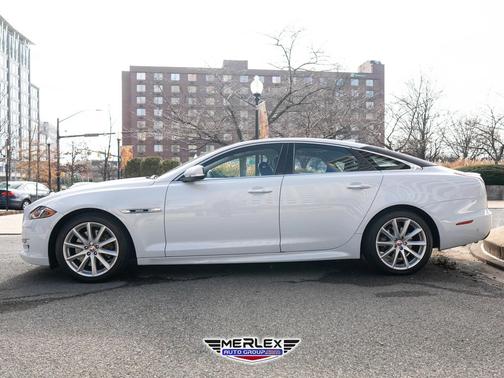 2019 Jaguar XJ R-Sport