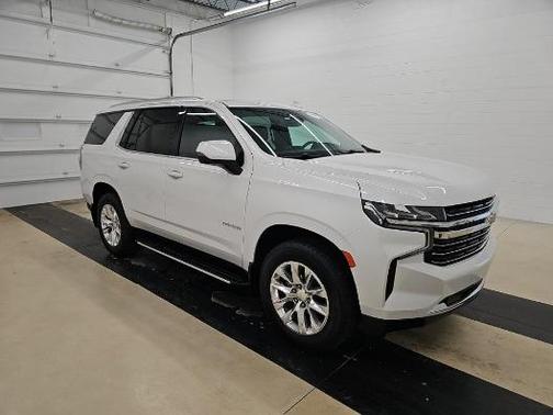 Iridescent Pearl Tricoat 2022 Chevrolet Tahoe LT