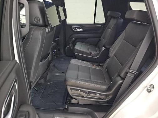 Iridescent Pearl Tricoat 2022 Chevrolet Tahoe LT