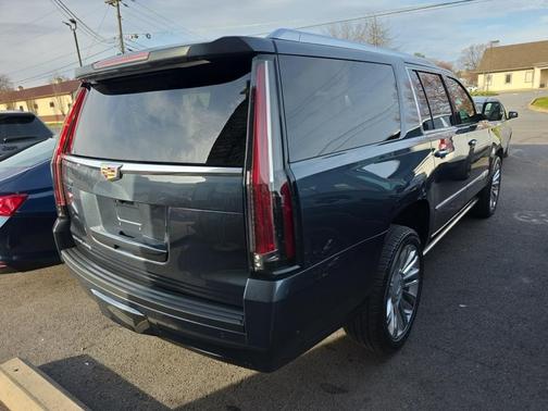 Gray 2019 Cadillac Escalade Platinum