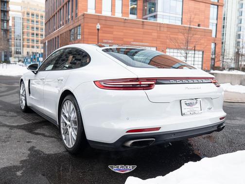2020 Porsche Panamera 4