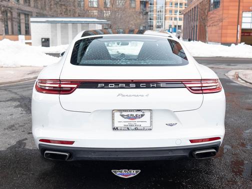 2020 Porsche Panamera 4