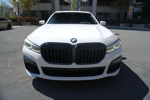 Alpine White 2021 BMW 750 Li xDrive