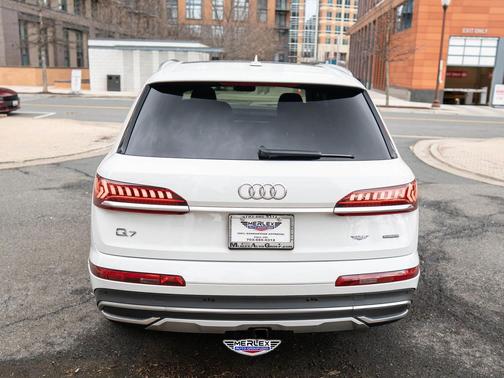 2020 Audi Q7 55 Premium Plus