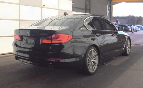 Black Sapphire Metallic 2018 BMW 530e iPerformance