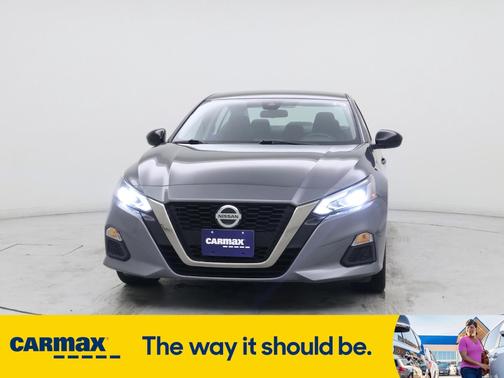 2022 Nissan Altima SR
