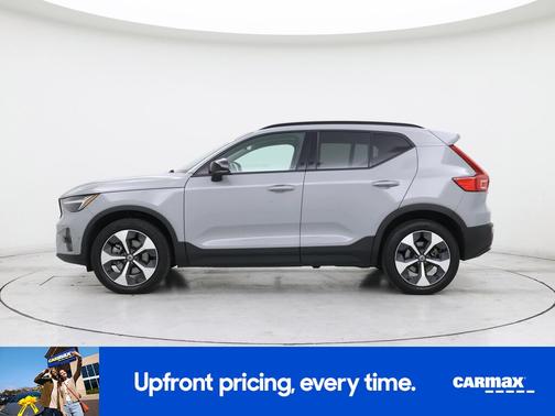 2024 Volvo XC40 B5 Plus Dark Theme