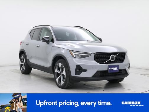 2024 Volvo XC40 B5 Plus Dark Theme