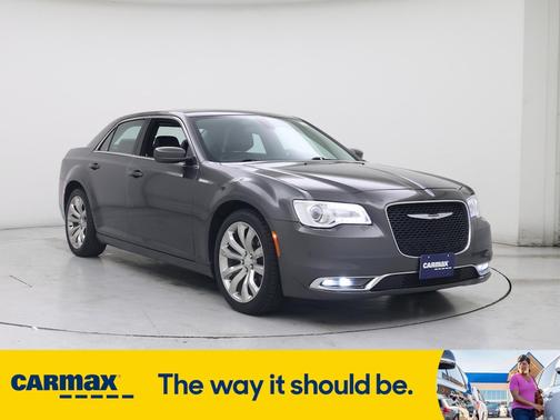 2019 Chrysler 300 Touring L
