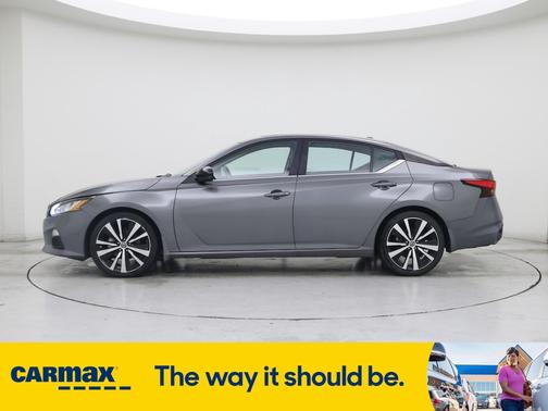 2022 Nissan Altima SR