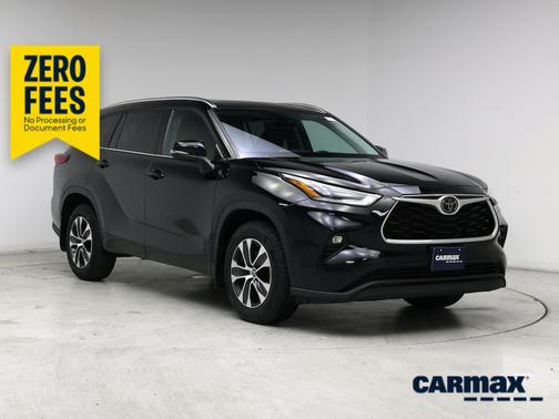 Black 2021 Toyota Highlander XLE
