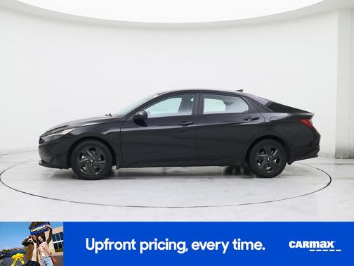 Black 2022 Hyundai ELANTRA SEL