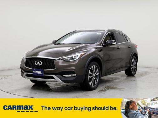 2017 INFINITI QX30 Premium