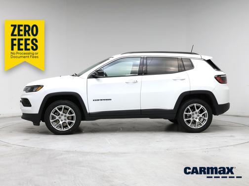 White 2024 Jeep Compass Latitude Lux