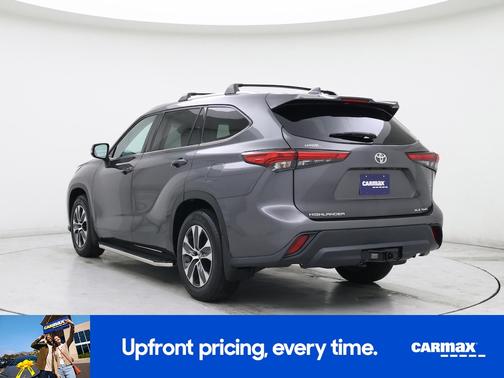 Gray 2021 Toyota Highlander XLE