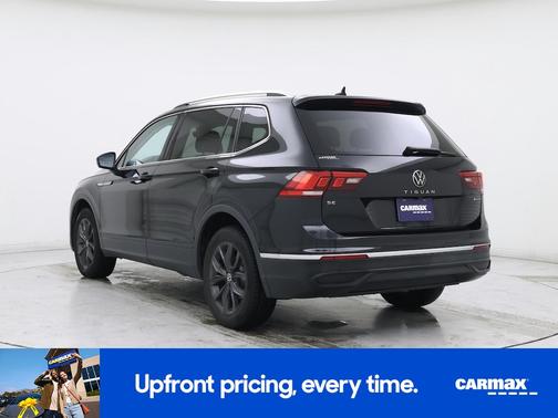 Black 2022 Volkswagen Tiguan SE