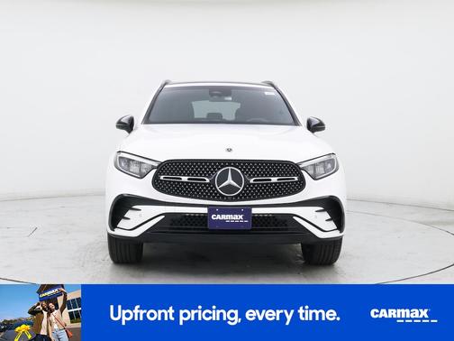 White 2023 Mercedes-Benz GLC 300