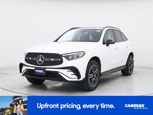 White 2023 Mercedes-Benz GLC 300