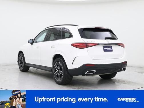 White 2023 Mercedes-Benz GLC 300