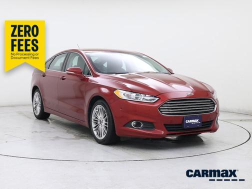 Red 2016 Ford Fusion SE