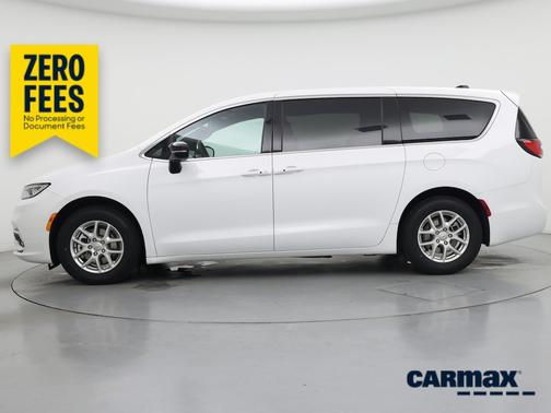 White 2025 Chrysler Pacifica Select