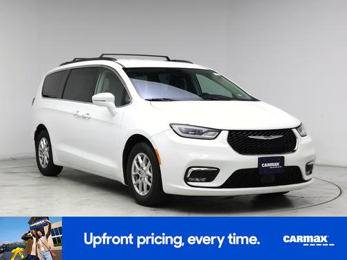 White 2022 Chrysler Pacifica Touring L