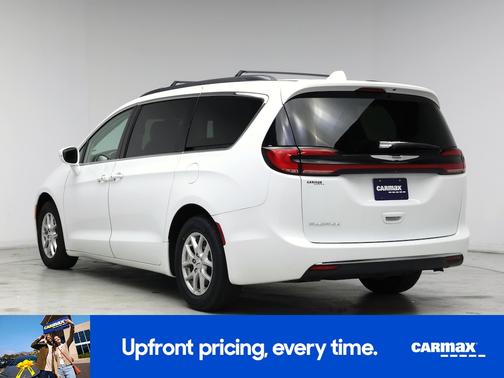 White 2022 Chrysler Pacifica Touring L
