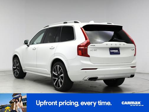 White 2018 Volvo XC90 T6 Momentum