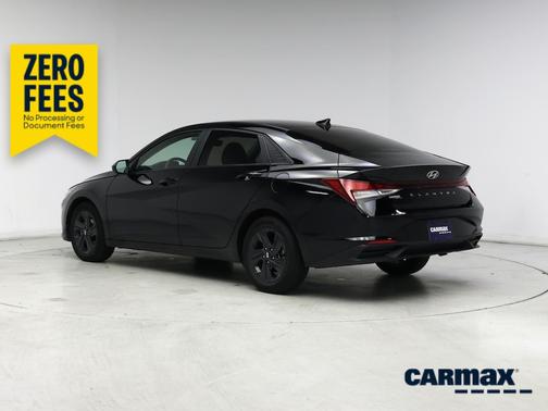 Black 2022 Hyundai ELANTRA SEL