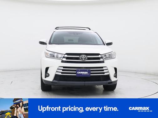 White 2017 Toyota Highlander Limited Platinum