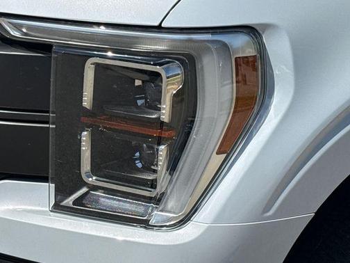 White Metallic 2022 Ford F-150 Lariat