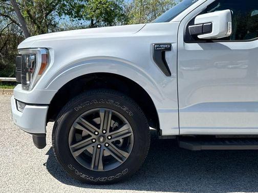 White Metallic 2022 Ford F-150 Lariat