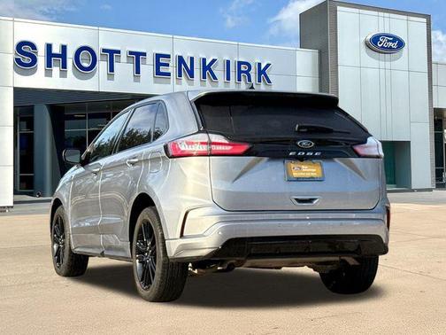 Iconic Silver Metallic 2022 Ford Edge ST Line