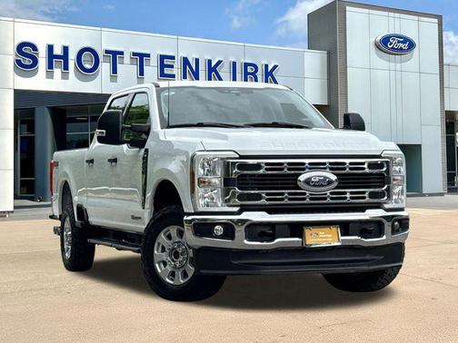 Oxford White 2024 Ford F-250 XLT